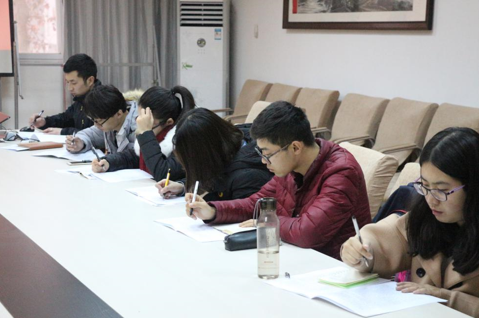 【两学一做】学院党委书记侯志军带领世界杯官网学生干部学习习近平在高校思想政治工作会议上的讲话精神