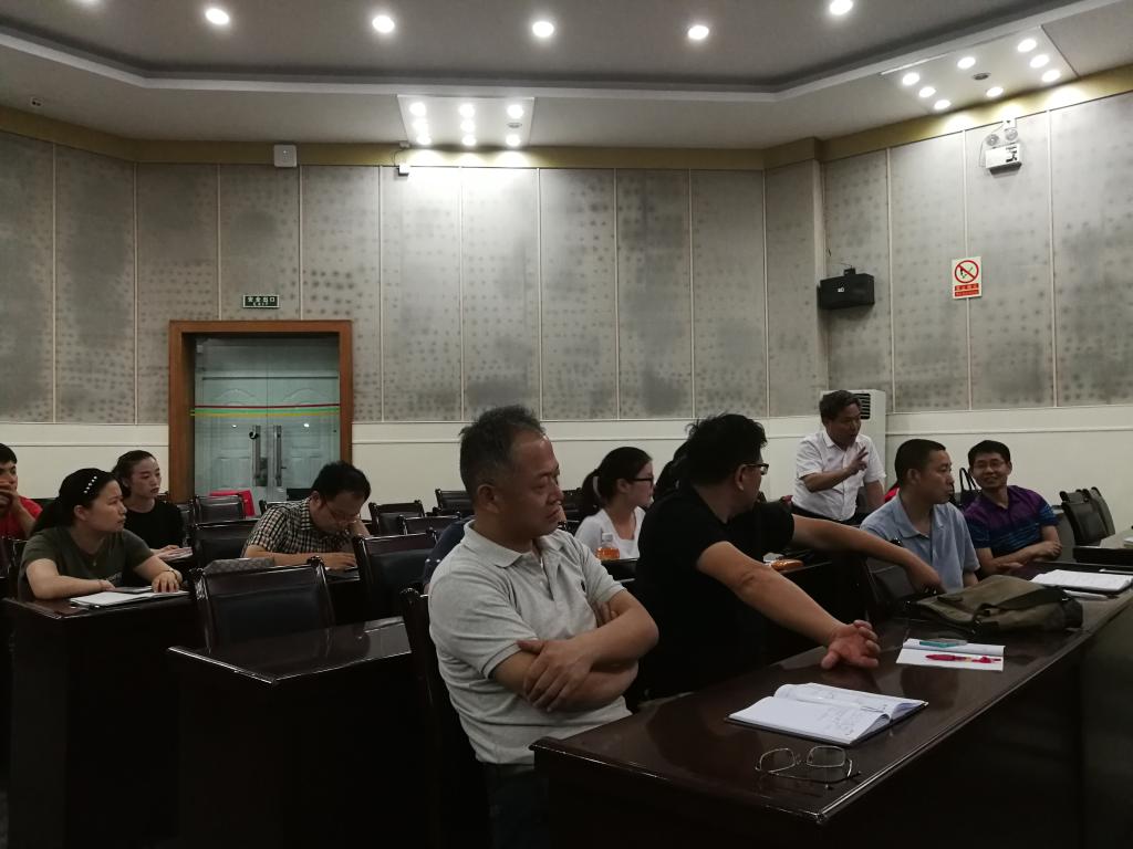 陈大文教授做客世界杯官网“名家讲坛”暨“思想道德修养与法律基础”集体备课会