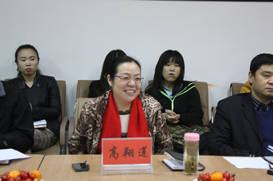 世界杯官网师生座谈会顺利举行